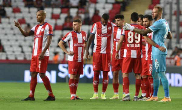 antalyaspor-galibiyet-istiyor-4DhuET7t.jpg