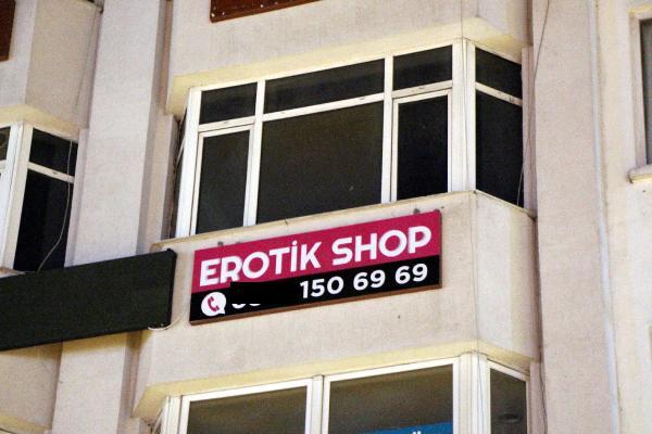 boluda-acilan-ruhsatsiz-erotik-shop-muhurlendi-tabelasi-sokuldu-h5iDeX3z.jpg