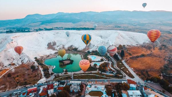 beyaz-cennet-pamukkalede-balonlu-29-ekim-coskusu-5UTQFYDv.jpg