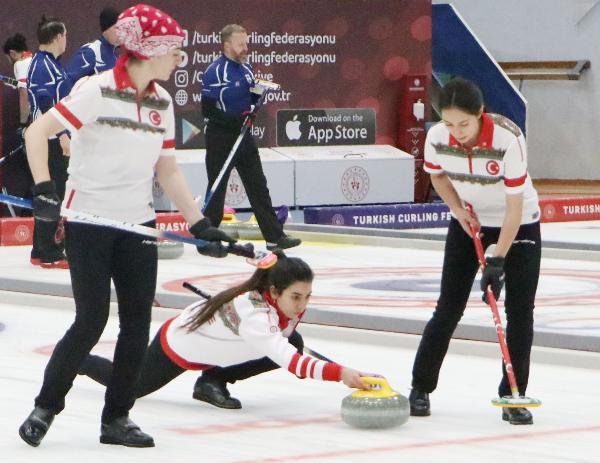 curlingde-karisik-ciftler-ve-kizlarda-sevinirken-erkeklerde-uzulduk-IlWR9qWX.jpg