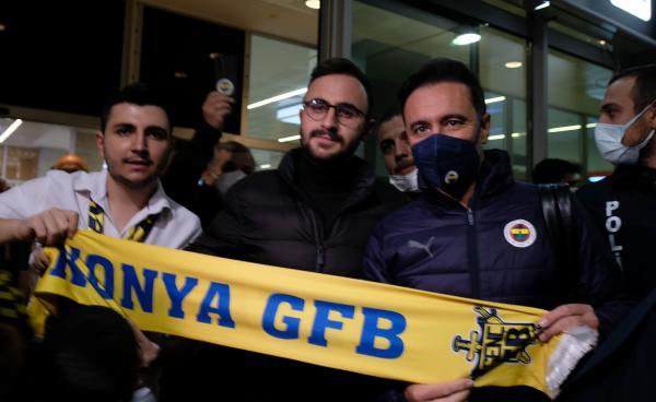 fenerbahceye-konyada-coskulu-karsilama-iVgJqEQM.jpg