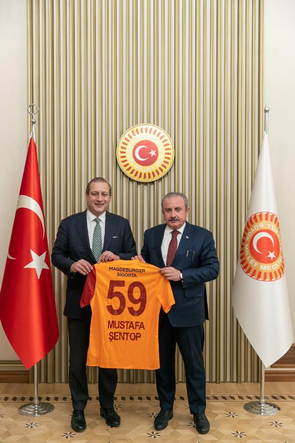 galatasaray-baskani-burak-elmas-tbmm-baskani-sentopu-ziyaret-etti-XbAL6Eni.jpg