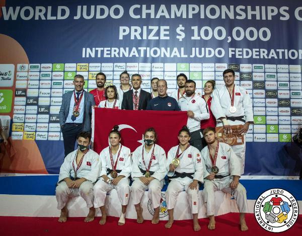 genc-judo-milli-takimi-dunya-ve-avrupa-sampiyonalarina-damga-vurdu-YeCTpNVn.jpg