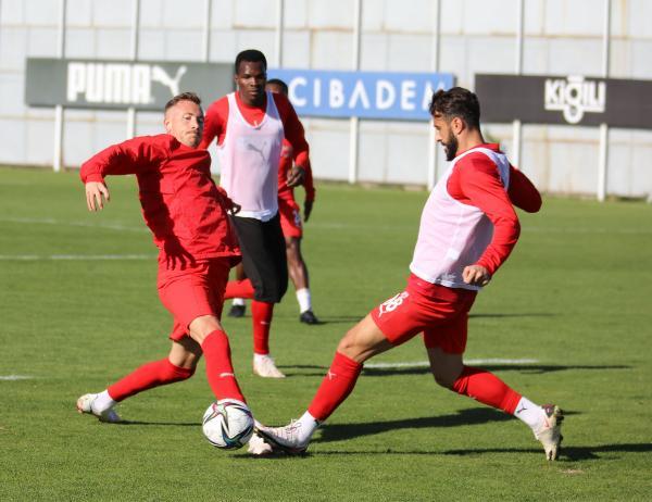 sivasspor-besiktas-maci-hazirliklarini-tamamladi-WQTqh61b.jpg