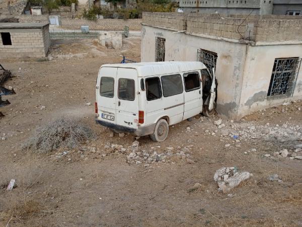 tarim-iscilerini-tasiyan-minibus-eve-carpti-15-yarali-kh73mpT1.jpg