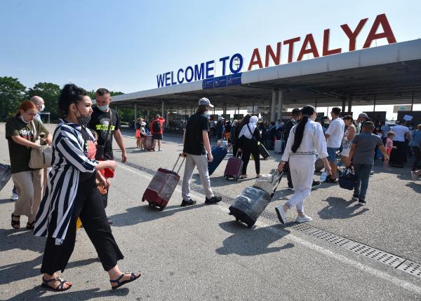 antalya-turizmi-ekimde-2019u-yakaladi-nCwAcxIh.jpg